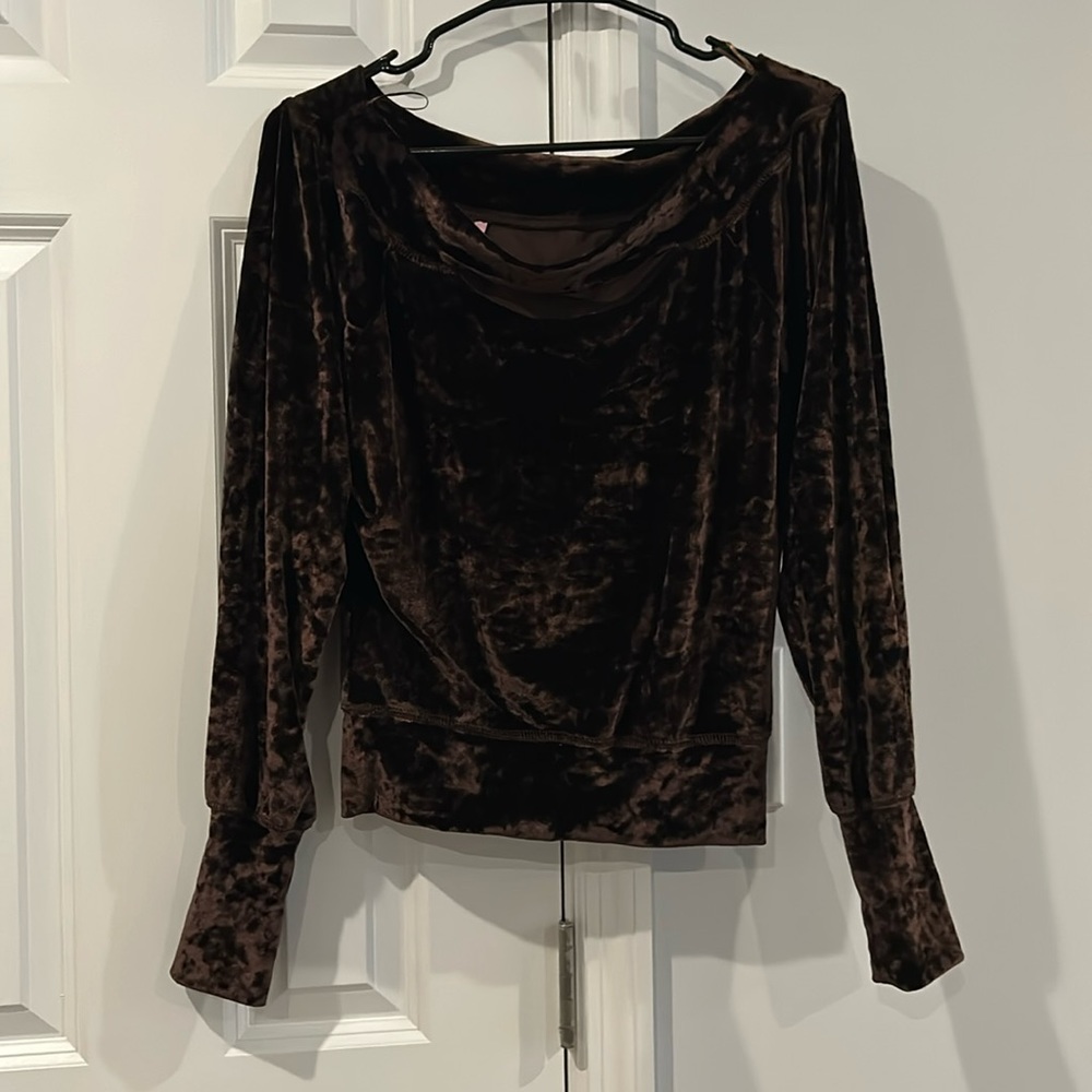 NWOT Emma and Sam Dark Purple Velour shirt